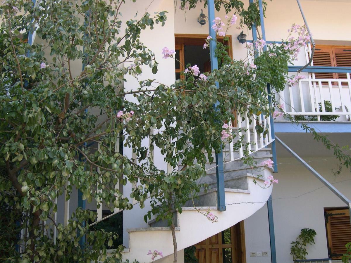 Seaview Self Catering Apartment - Helen No 1 Xiropigado Exterior photo