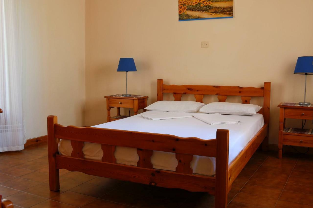 Seaview Self Catering Apartment - Helen No 1 Xiropigado Exterior photo