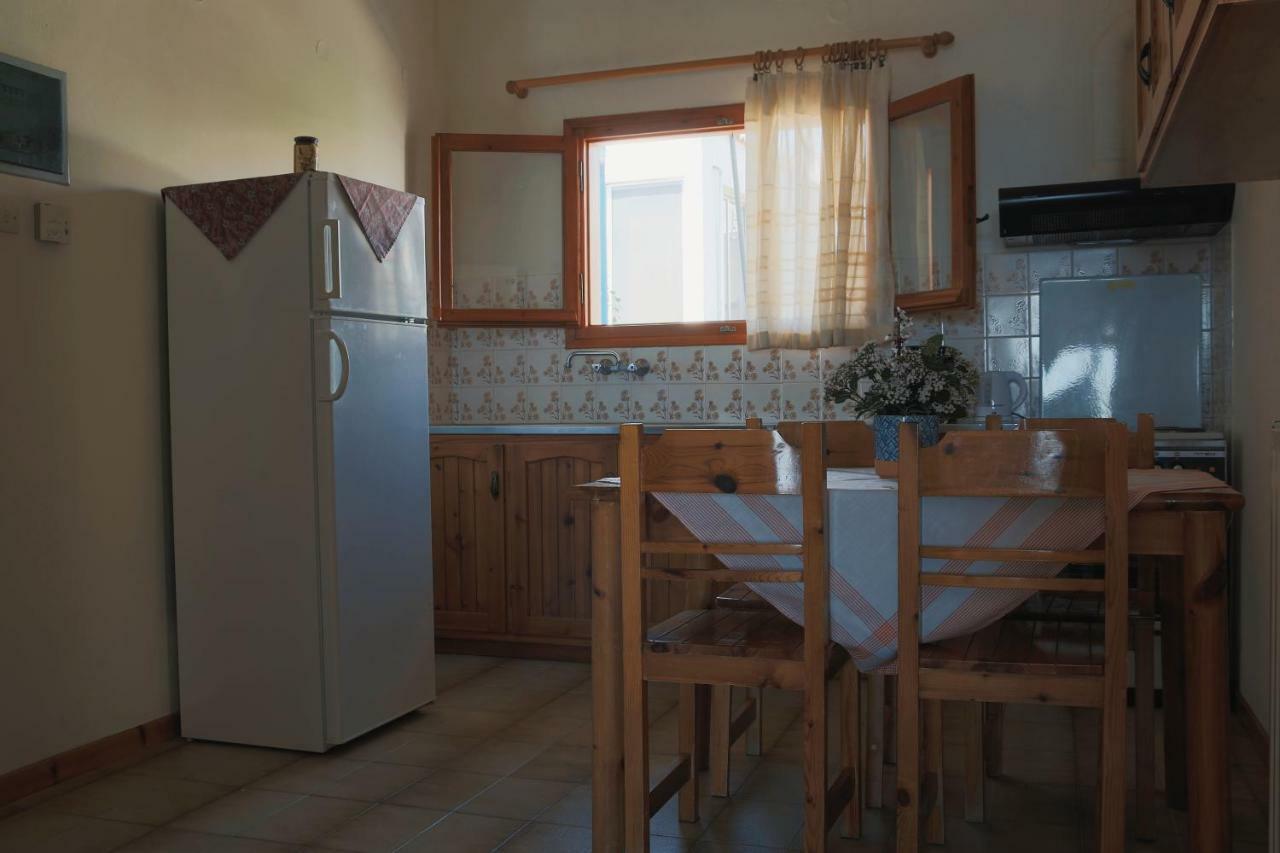 Seaview Self Catering Apartment - Helen No 1 Xiropigado Exterior photo